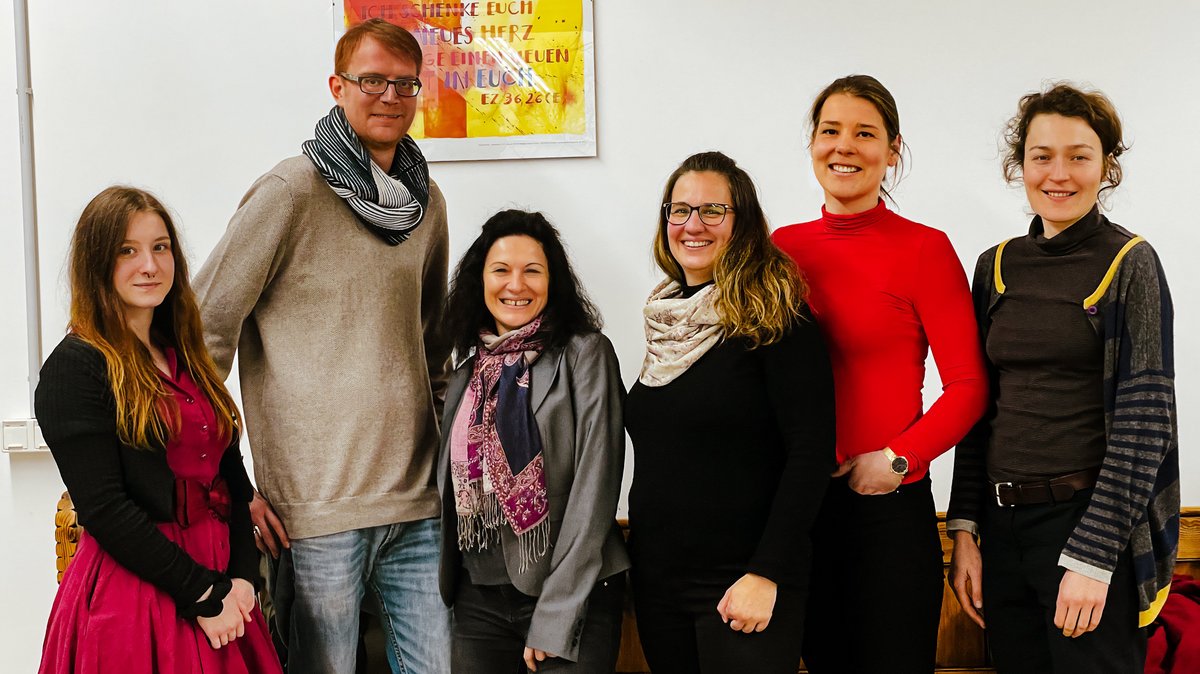 Ein Bild des  Projektteams IDEAL4.0:  (von links nach rechts) Joyce Holz, Dennis Bosch, Kristin Göbel, Antje Bensching, Sophia Kaschubowski, Laura Stähler 